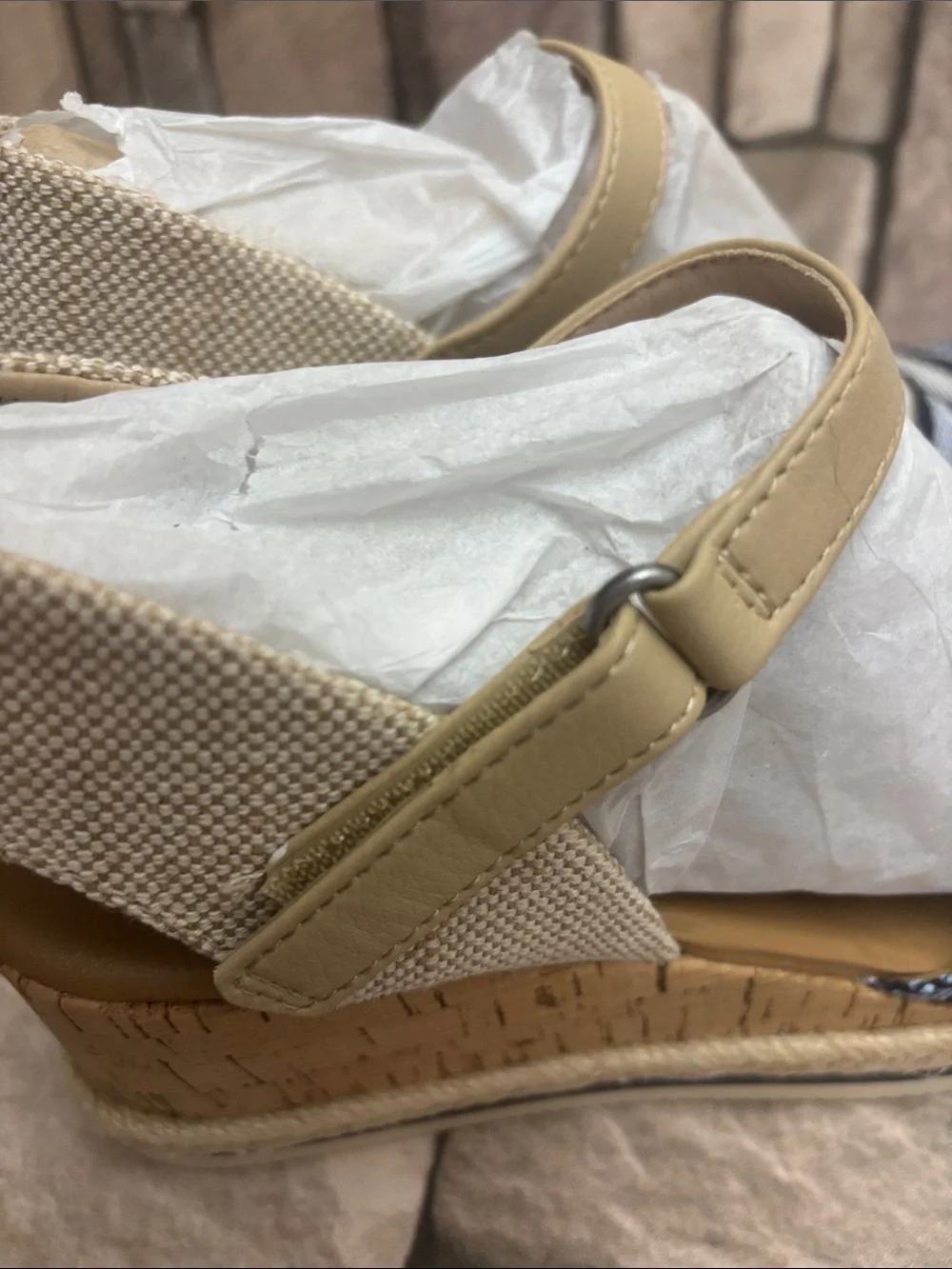 New Baretraps Alycia wedge sandals Sz 9
